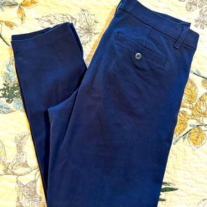 GAP Size 4 Navy Crop With Pockets